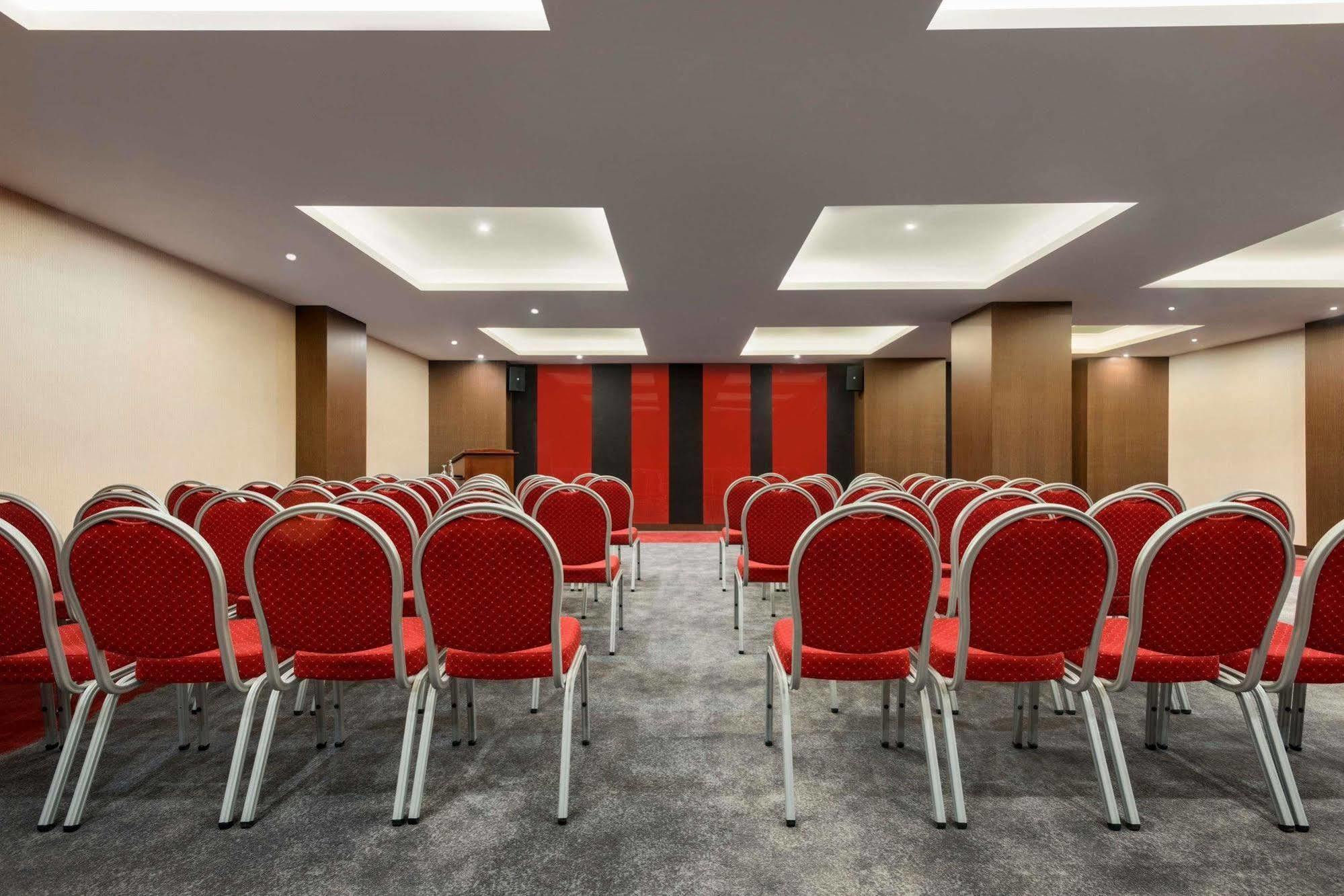 Ramada Encore Eskişehir Exterior foto